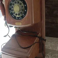 تلفن دیواری چوبی محکم