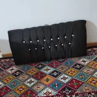 کنار اتاقی مخمل رنگ قهوه ای