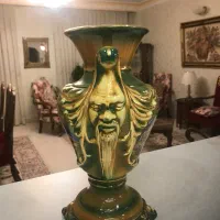 گلدان بسیارنفیس قدیمی|کلکسیون اشیاء عتیقه|کرج, عظیمیه|دیوار