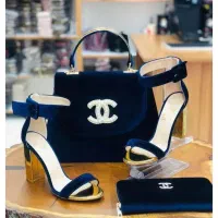 به یک فروشنده خانم برای مغازه کفش فروشی نیازمندم