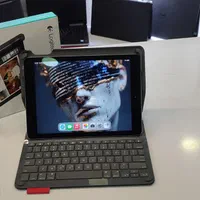 بهمراه کیبورد ارجینال  گرید++apple ipad ram4GB
