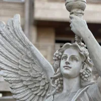 برج-باغ-فرشته-در-بلوار-دریا-سرخرود