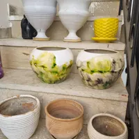 تعداد ۹ عدد گلدان