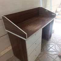 میز|دفتر کار|میانه, |دیوار