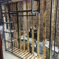 ویترین مغازه و میز فروش ویترینی