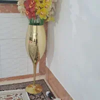 گل و گلدان