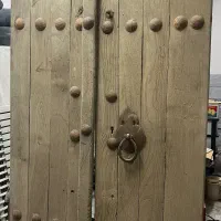 درب چوبی قدیمی بسیار سالم
