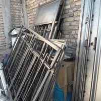 درب وپنجره فلزی  اهنی پیش ساخته سبک|خدمات پیشه و مهارت|کرمان, |دیوار