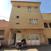 ویلایی سه طبقه مجزا دوتا کنتور برق پمپ آب|فروش خانه و ویلا|قم, سراجه (۱۵ خرداد)|دیوار