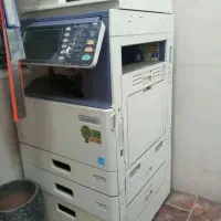 دو دستگاه کپی رنگی و سیاه سفید برند توشیبا