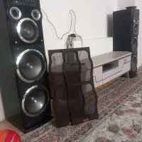 میز تلویزیون و اسپیکر