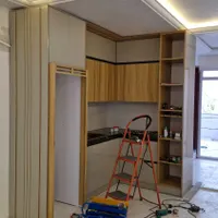 به یک شاگرد علاقمند جهت کار کابینت سازی