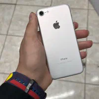 ایفون 7 تمیز