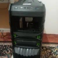 کامپیتور با میز صندلی