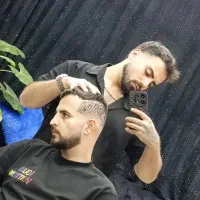 ارایشگر حرفه ای ارائه خدمات تخصصی