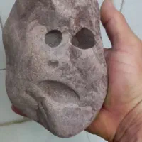 سنگ عجیب چهره انسان|کلکسیون اشیاء عتیقه|ملارد, |دیوار