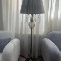 اباژور ایستاده کنار سالنی درحد نو