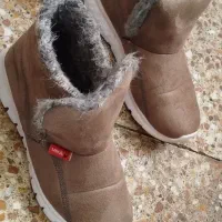 نیم بوت در حد نو|کیف، کفش، کمربند|پرند, فاز ۶|دیوار