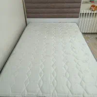 تخت خواب یک و نیم نفره به همراه تشک طبی
