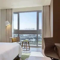 زمین  ۲۰۰ متری