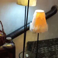 آباژور ایستاده