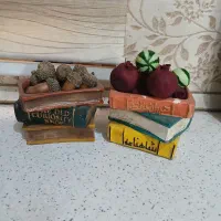 دوعدد گلدان یلدایی