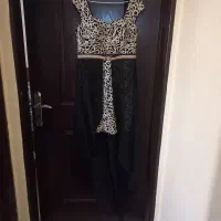 تعدادی لباس مختلف زنانه وپسرانه وکیف