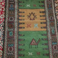 چادر مشکی و گلیم کردی