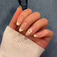 اموزش کاشت ناخن