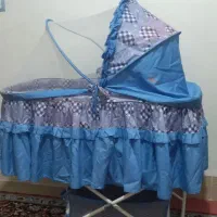 تخت کنار مادر گهواره ای