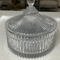 تعدادی ظروف پذیرایی