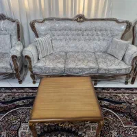 یه دست مبل ۹ نفره کامل با جلو مبلی عسلی وبوفه