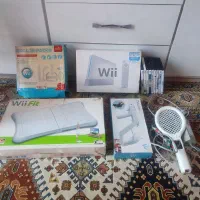 فروش دستگاه بازی نیتندو Wii زیر قیمت و تمیز