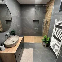 از کاشی های قدیمی سرویس وحمام خسته شدی ماربل شیت