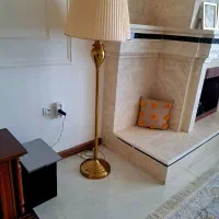 آباژور ایستاده کنارسالنی|چراغ خواب و آباژور|مشهد, امیر|دیوار