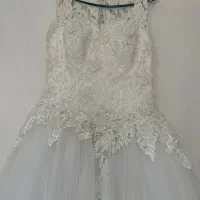 لباس عروس|لباس|ری, سرتخت|دیوار