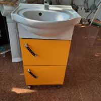 روشویی‌کابین‌دار‌‌همراه‌باشیر