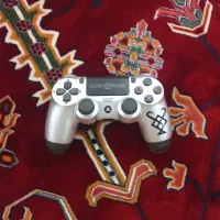 دسته ی پی اس ۴