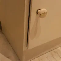 کمد چوبی سفید