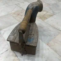 اتو قدیمی|کلکسیون اشیاء عتیقه|سبزوار, مدرس|دیوار