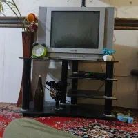 تلویزیون و زیر تلویزیونی در حد نو