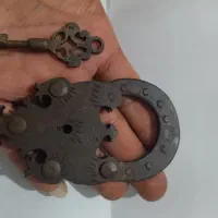 قفل های قدیمی فولادی کاردار مهردار