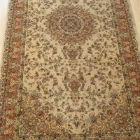 فرش ماشینی کرم و نارنجی خوش رنگ