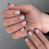 کاشت و ژلیش ناخن با قیمت مناسب در فومن »