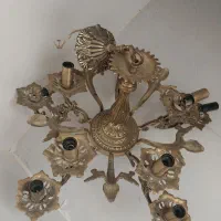 لوستر ده شاخه برنز محکم و سنگین قلم کاری شده تمیز