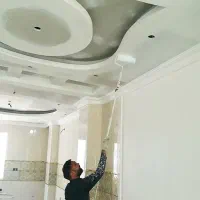 نقاش نقاشی ساختمان