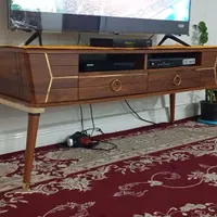 میز و زیر تلوزیون