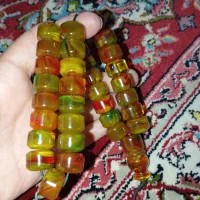 تسبیح کهربا پرچمی