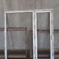 یک عدد پنجره راه پله ودوعدد کمی مکزیکی