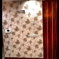 نصاب،نصب کاغذدیواری،نصب پوستر